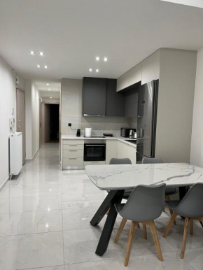 Sofmare City Apartment